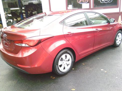 Used 2016 Hyundai Elantra SE image 4