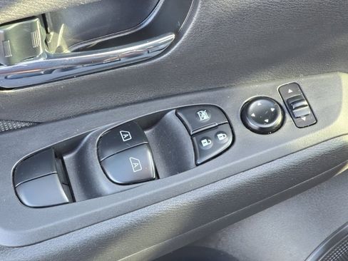 Used 2024 Nissan Kicks SV image 21