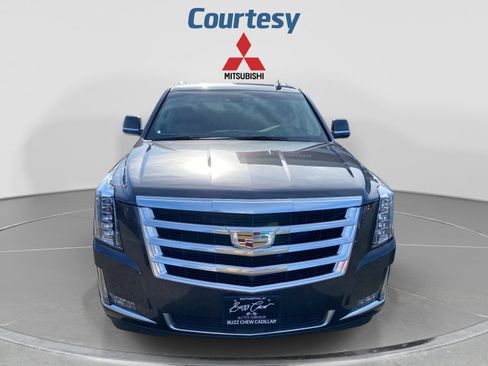 Used 2017 Cadillac Escalade ESV Premium Luxury AWD/4WD image 10