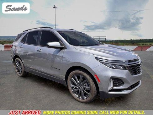 Used 2023 Chevrolet Equinox RS FWD image 1