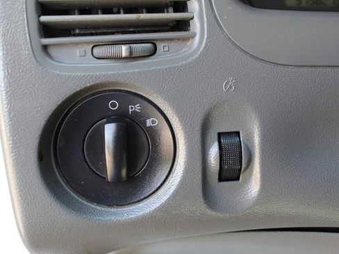 Used 2007 Ford Ranger XL image 12