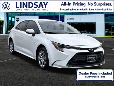 Used 2025 Toyota Corolla LE FWD image 1