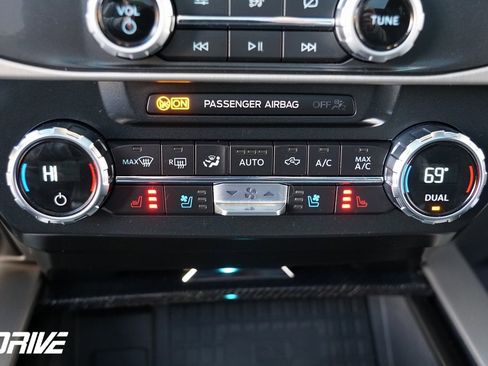 Used 2022 Ford F350 Platinum image 36