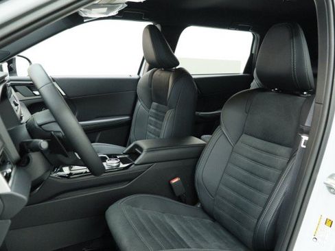 New 2026 Mitsubishi Outlander LE FWD image 7