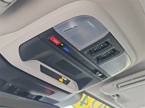 Used 2024 Subaru Crosstrek 2.0i Premium image 29