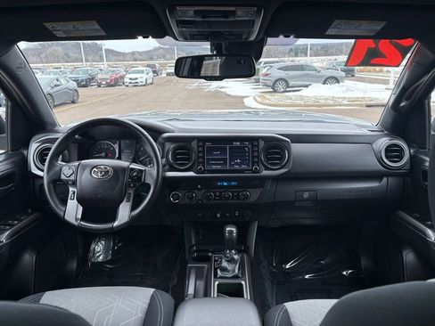 Certified 2021 Toyota Tacoma TRD Off-Road image 16