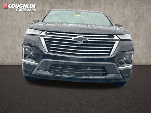 Used 2023 Chevrolet Traverse Premier image 2