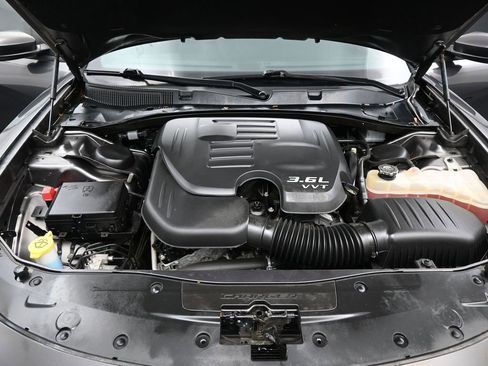 Used 2018 Dodge Charger GT image 32