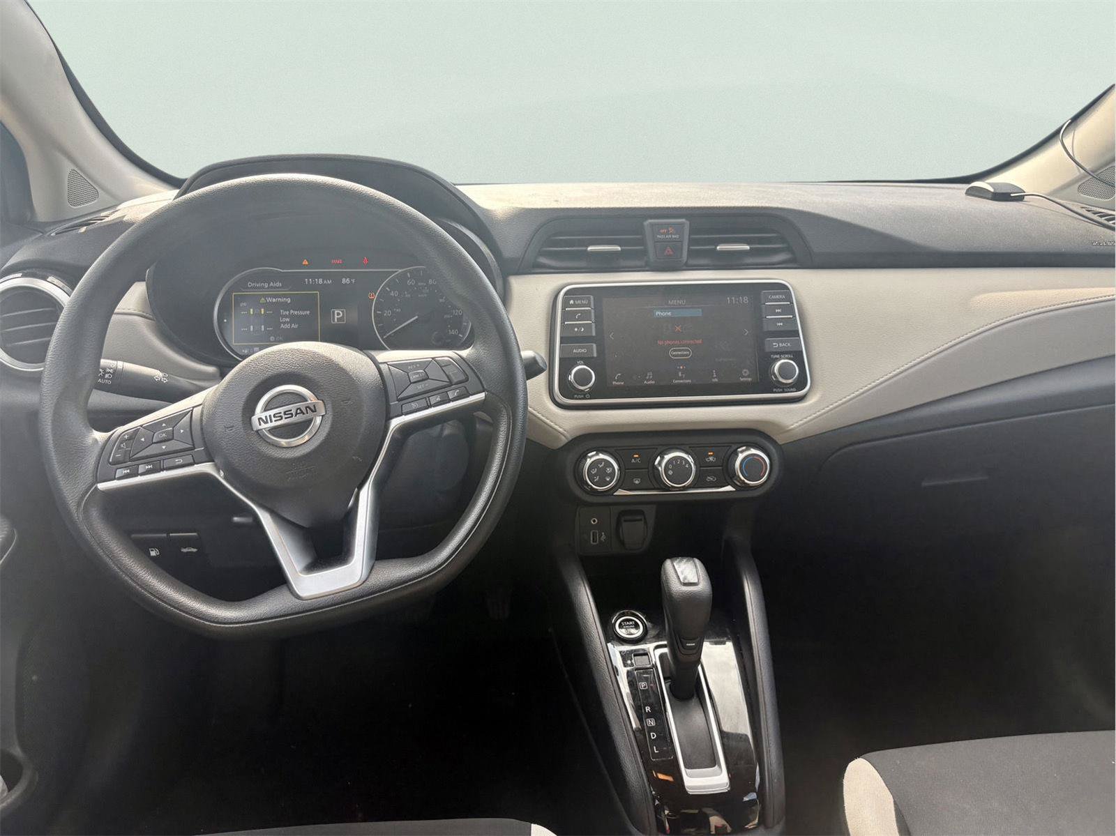Used 2022 Nissan Versa SV FWD image 9