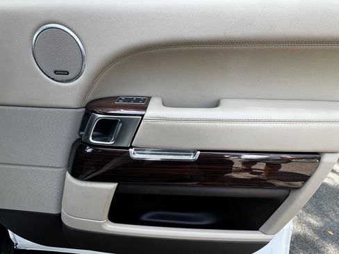 Used 2016 Land Rover Range Rover HSE image 43