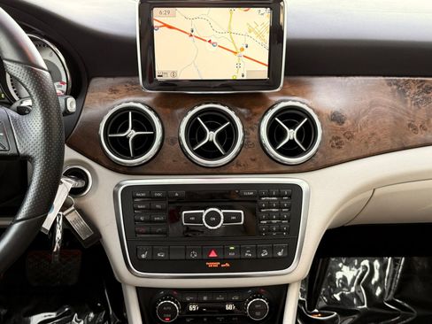 Used 2015 Mercedes-Benz GLA 250 4MATIC image 41