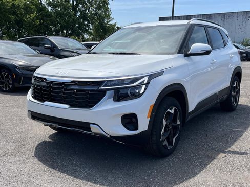 New 2026 Kia Seltos EX FWD image 3