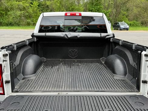 Used 2018 RAM 1500 Big Horn AWD/4WD image 40