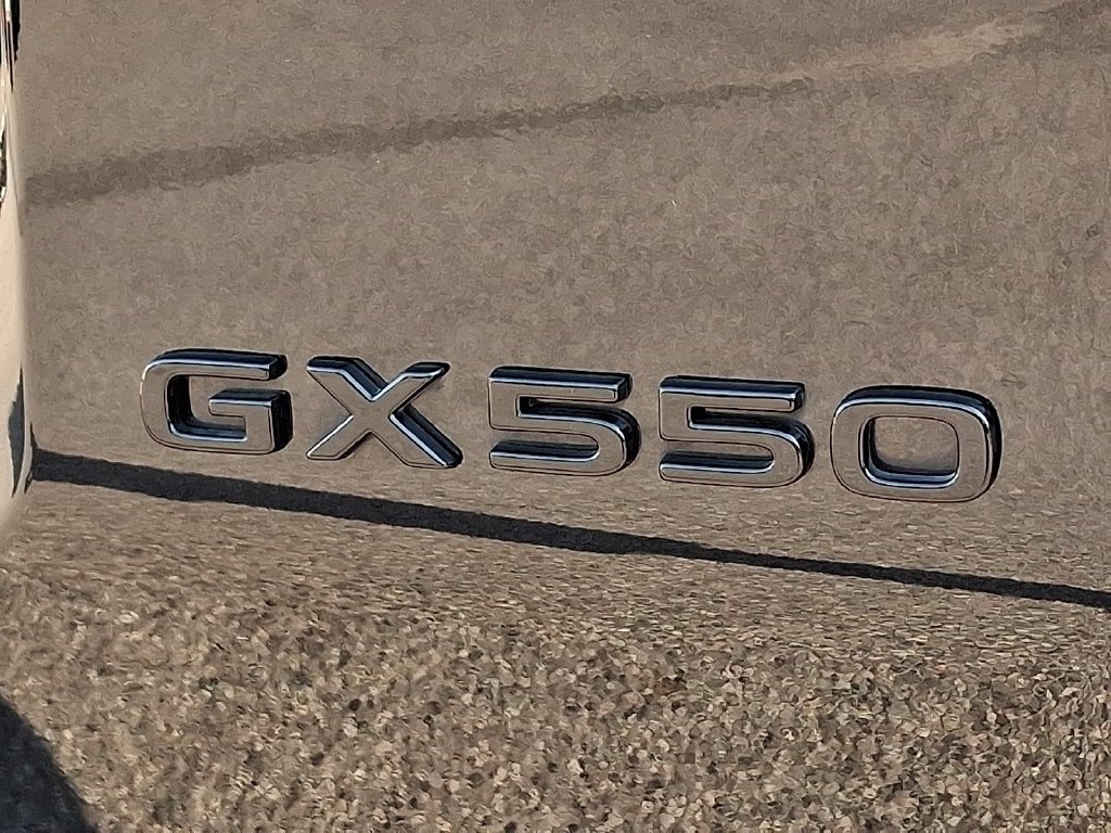 Used 2024 Lexus GX 550 w/ Accessory Package (Z1) AWD/4WD image 30