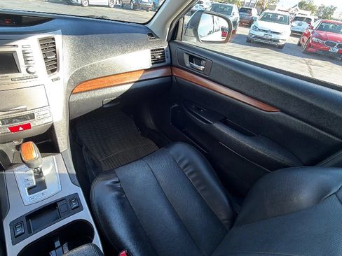 Used 2013 Subaru Outback 2.5i Limited w/ Moonroof Pkg AWD/4WD image 15