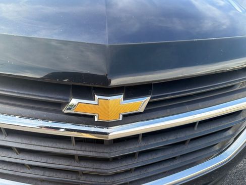 Used 2018 Chevrolet Equinox LT FWD image 29