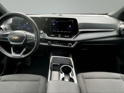 Used 2025 Chevrolet Equinox LT AWD/4WD image 8