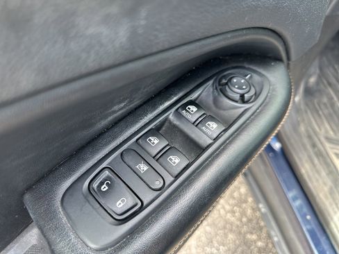 Used 2018 Jeep Compass Latitude w/ Cold Weather Group AWD/4WD image 18
