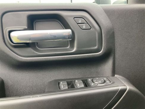 New 2025 Chevrolet Silverado 2500 Custom w/ Custom Value Package image 17
