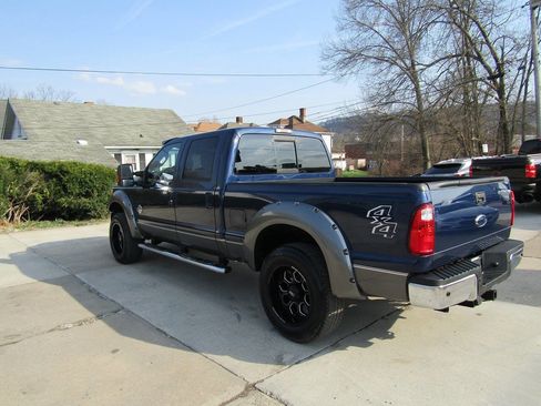 Used 2011 Ford F250 Lariat w/ Lariat Interior Pkg image 3