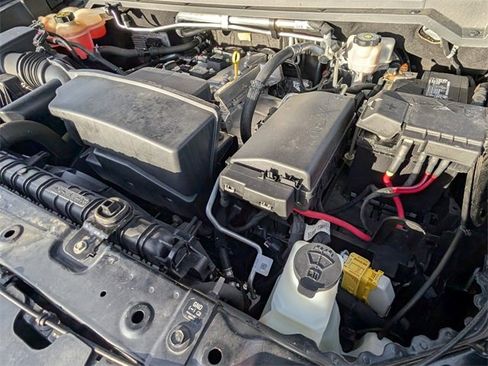 Used 2022 Chevrolet Colorado W/T w/ Custom Special Edition image 16