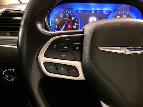 Used 2022 Chrysler 300 Touring L image 20