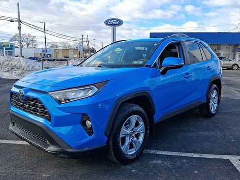 Used 2019 Toyota RAV4 XLE w/ All Weather Liner Package image 3