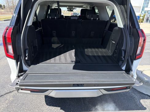 Certified 2025 Ford Expedition Max Platinum AWD/4WD image 16
