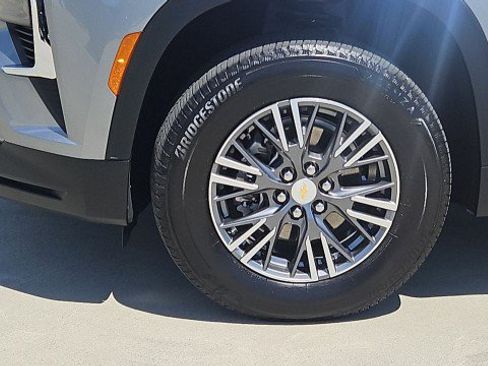 Used 2026 Chevrolet Traverse LT w/ Driver Confidence Package FWD image 33
