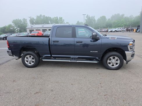 Used 2025 RAM 2500 Big Horn AWD/4WD image 2