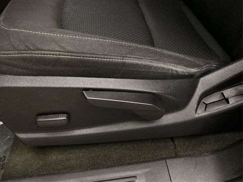 Used 2015 Chevrolet Colorado LT w/ LT Convenience Package AWD/4WD image 24