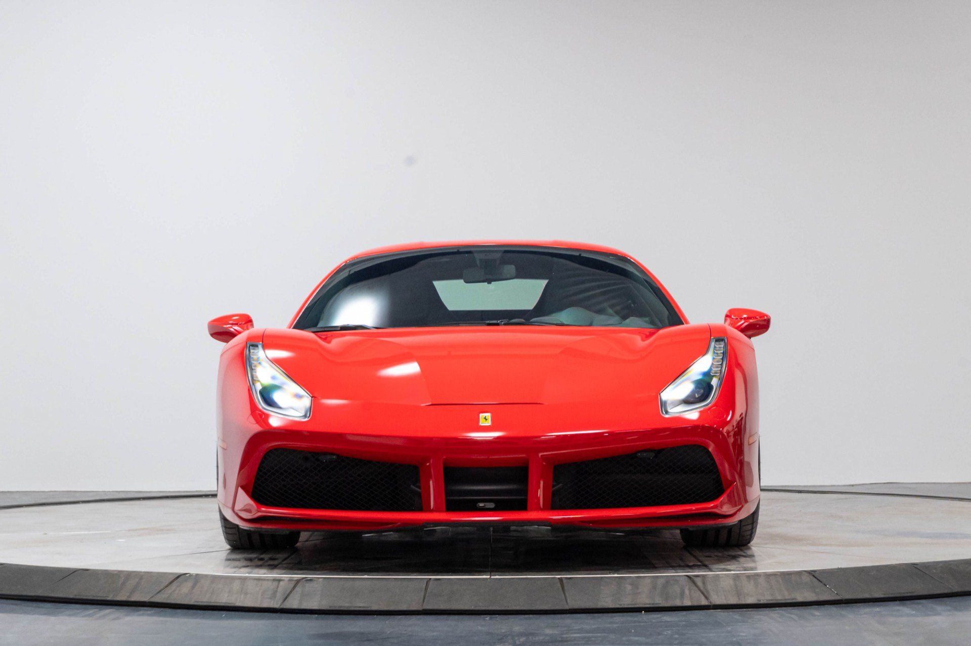 Used 2018 Ferrari 488 GTB RWD image 47