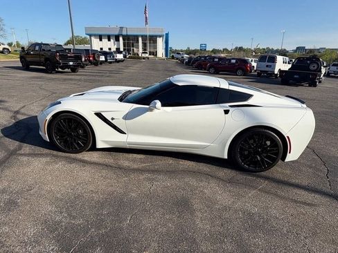 Used 2019 Chevrolet Corvette Stingray Coupe w/ 2LT Preferred Equipment Group image 4