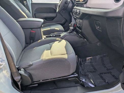 Used 2024 Jeep Wrangler Sport S image 19