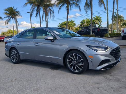 Used 2023 Hyundai Sonata Limited image 2