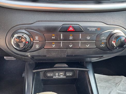 Used 2017 Kia Sorento LX image 26
