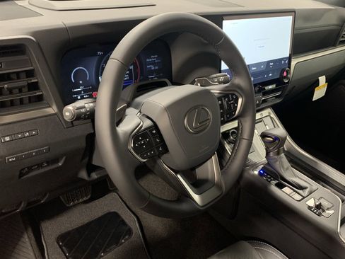 Used 2025 Lexus GX 550 image 13