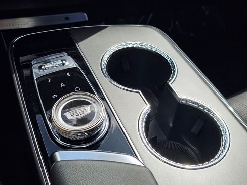 New 2026 Cadillac Lyriq Sport AWD/4WD image 32