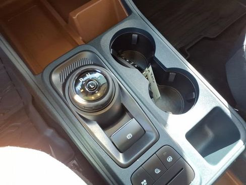 Certified 2024 Ford Maverick Lariat image 22