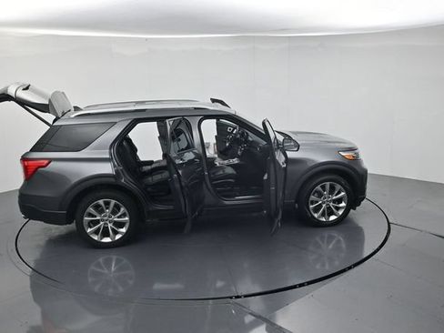 Used 2021 Ford Explorer Platinum w/ Equipment Group 601A AWD/4WD image 64