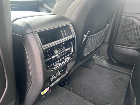 Certified 2025 Jeep Grand Cherokee Limited w/ Luxury Tech Group II RWD image 17