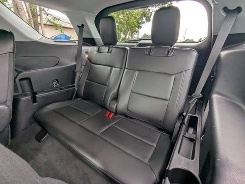 Used 2022 Ford Explorer XLT w/ Equipment Group 202A image 18