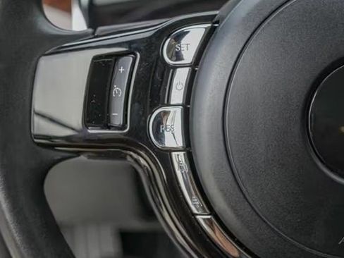 Certified 2016 Rolls-Royce Ghost Extended Wheelbase image 37