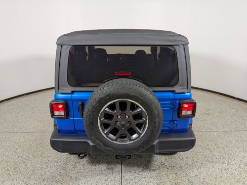 Used 2021 Jeep Wrangler Sport image 10