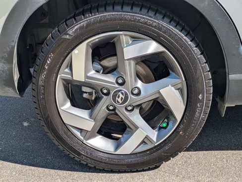 Used 2025 Hyundai Venue SEL FWD image 11