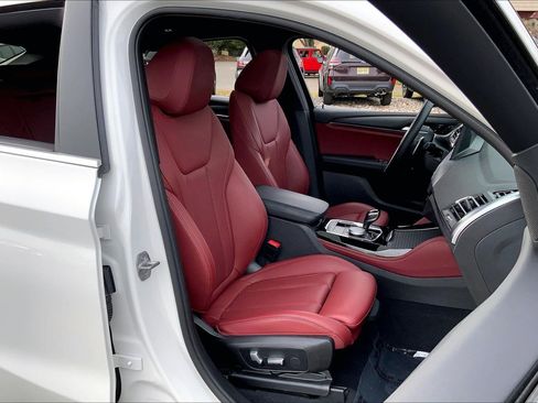 Used 2023 BMW X4 xDrive30i w/ Premium Package image 7