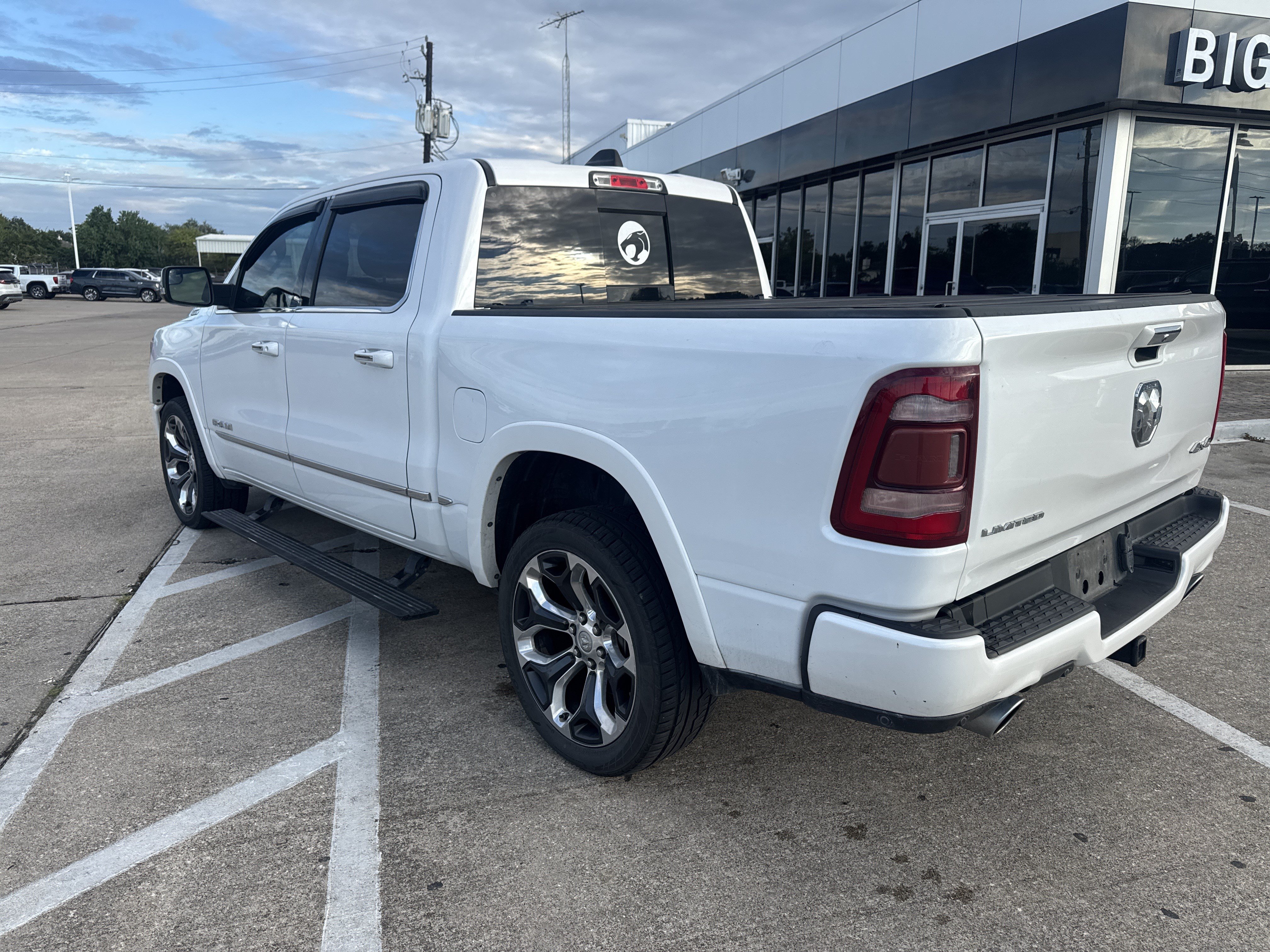 Used 2019 RAM 1500 Limited AWD/4WD image 12