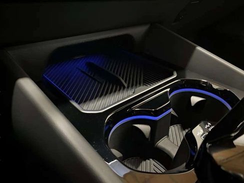 Used 2025 BMW i5 eDrive40i image 52