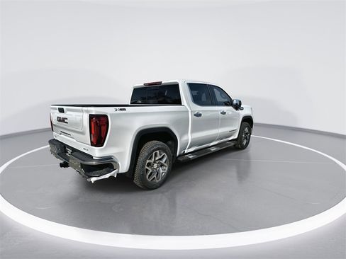New 2026 GMC Sierra 1500 SLT image 8