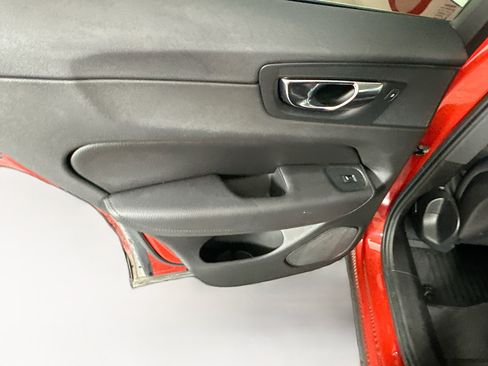 Used 2020 Volvo XC60 T5 Momentum w/ Protection Package Premier FWD image 27